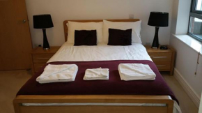 Luxury Holiday Rental - Oxford Apartment Cental - Jericho Riverfront